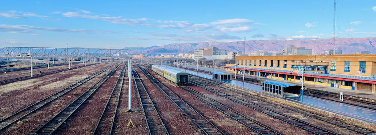 Jolfa railway station ( Jolfa train station)