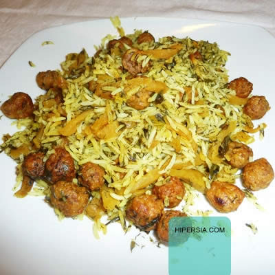 کلم‌پلو و سالاد شیرازی را در این رستوران بخورید!